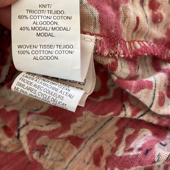 Lucky Brand Lace Up V-Neck Blouse w Pintuck Pleats in Rose Red Paisley Print - Picture 8 of 12